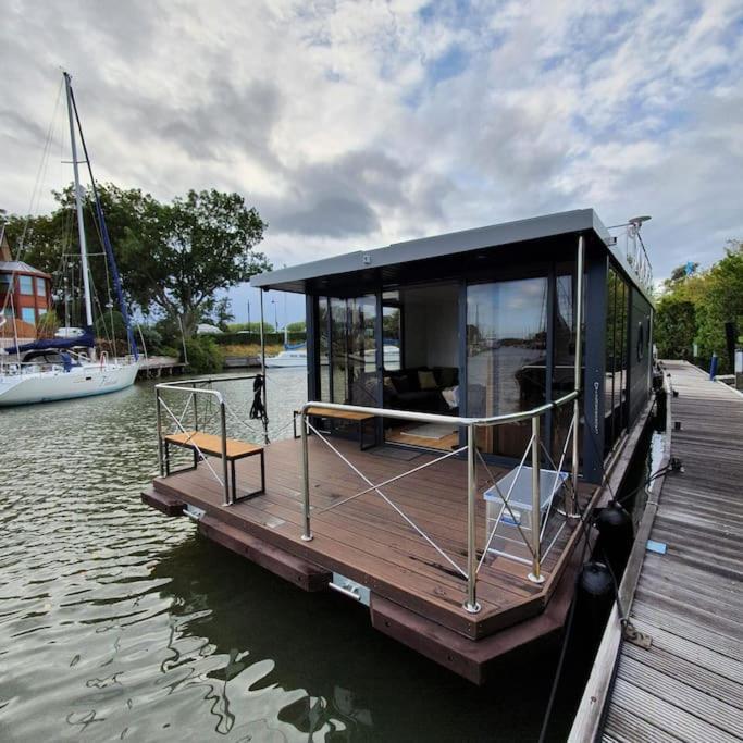 Готель Modern, Brand New Houseboat Near Amsterdam Монніккендам Екстер'єр фото